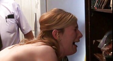 sex toy cho nữ Người phụ nữ bị đụ phim sex anime ko che bởi một anh chàng xoăn tội nghiệp.